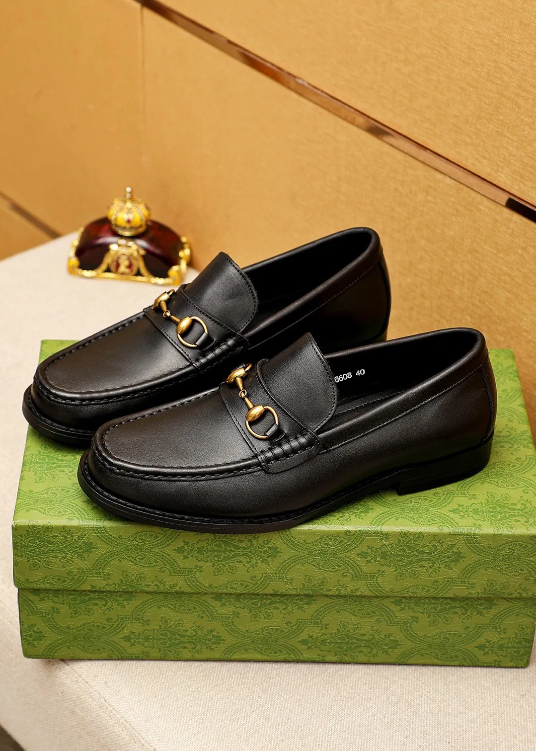 Men's shoes 💰460 💐 Product trademark: GUCCI "Gucci" casual leather shoes Regular size: 38-44 (45🉑️customized) Product materials: Selected imported first-layer calfskin upper + luxury hardware buckle, imported water-dyed cowhide leather lining. Strong three-dimensional visual effect, original combination outsole Color: 3⃣️colors available
